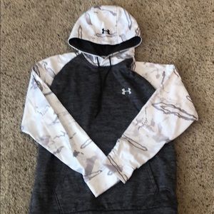 NWOT men’s med Under Armour hoodie dry fit